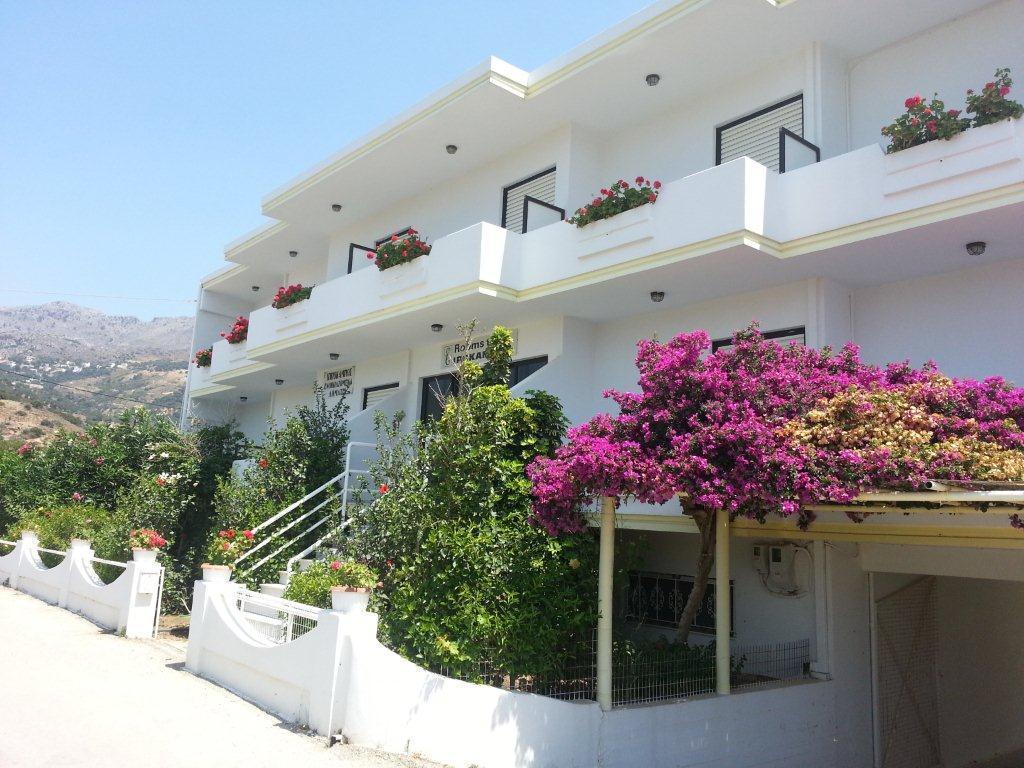 Ippokambos Rooms Плакиас Екстериор снимка