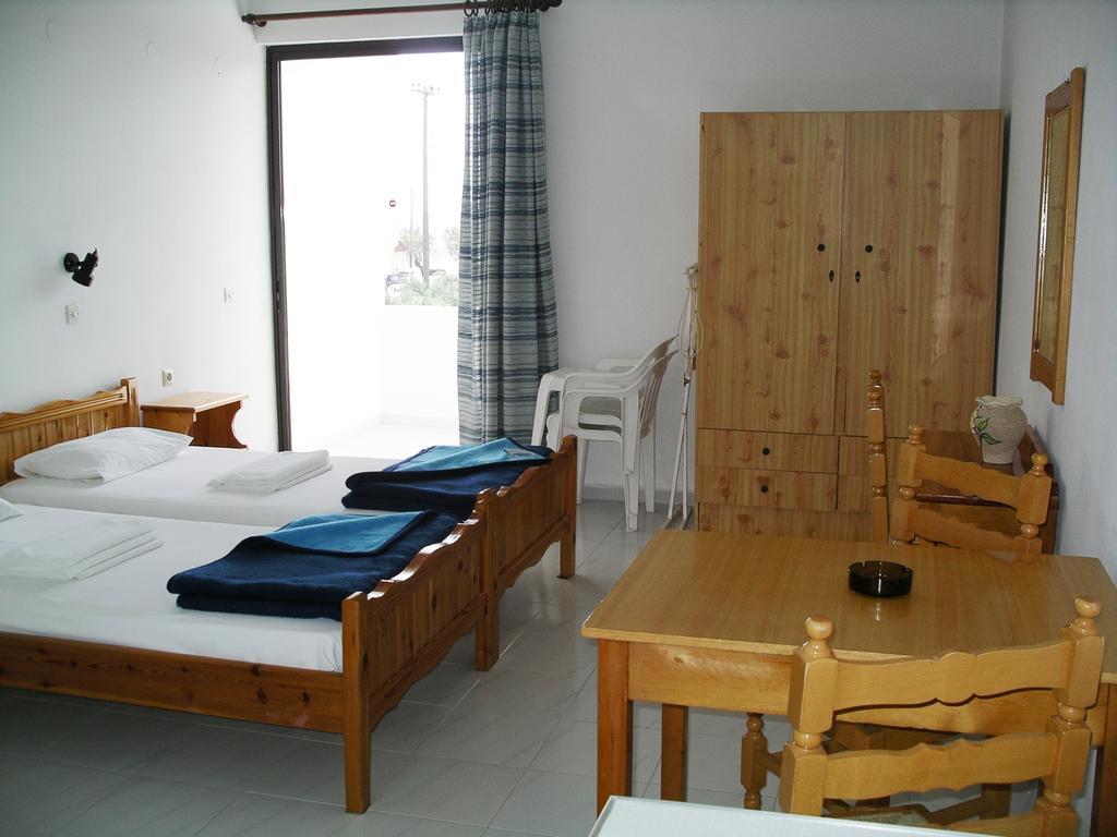 Ippokambos Rooms Плакиас Екстериор снимка